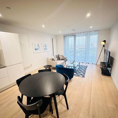 Spacious Modern 1 Bed Apartment. 런던 외부 사진