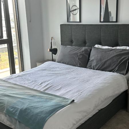 Spacious Modern 1 Bed Apartment. 런던 외부 사진