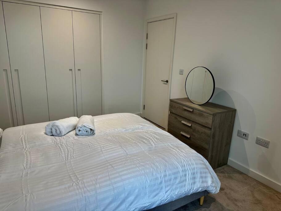Spacious Modern 1 Bed Apartment. 런던 외부 사진